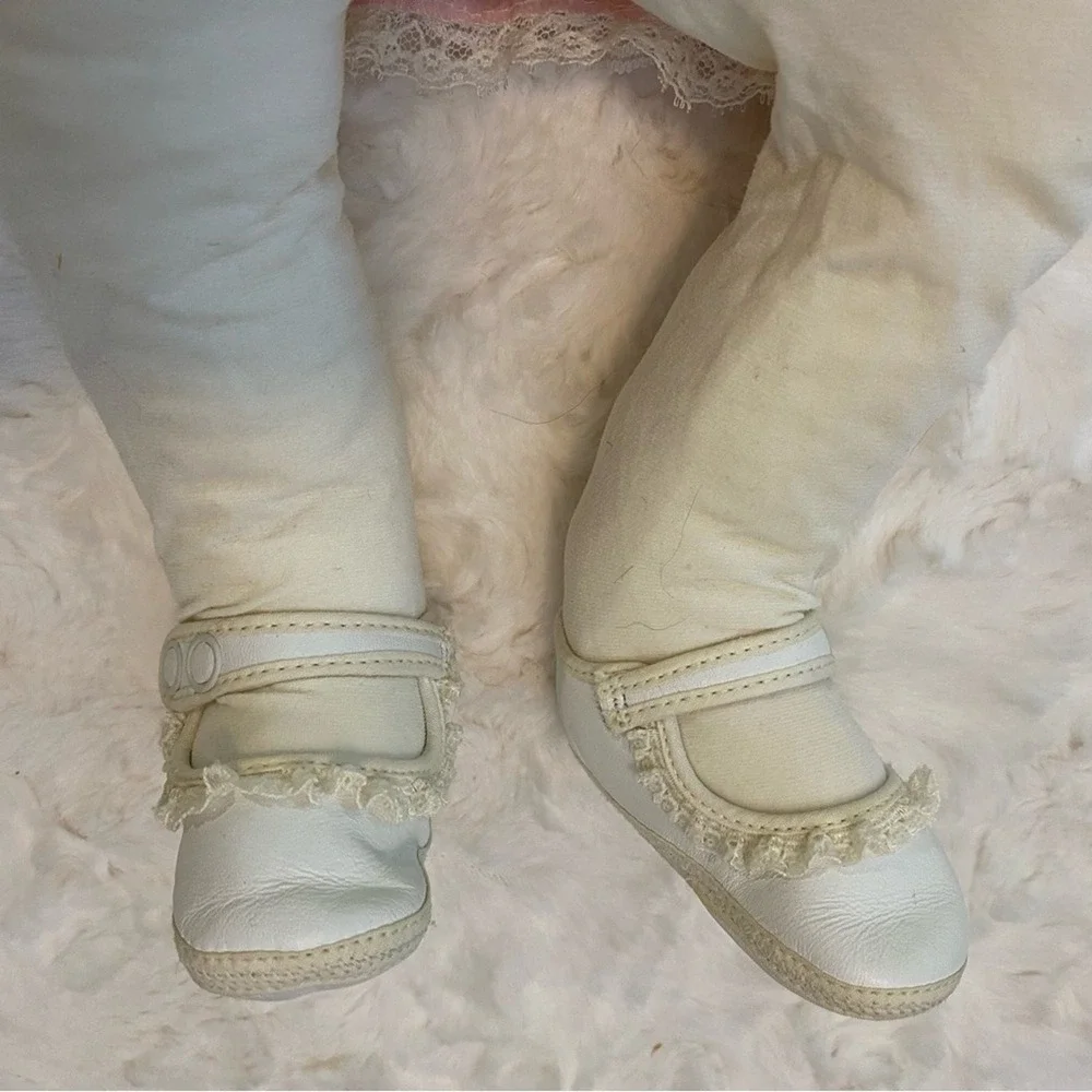 Vintage Sleeping Baby Doll Real Looking Porcelain Doll‎